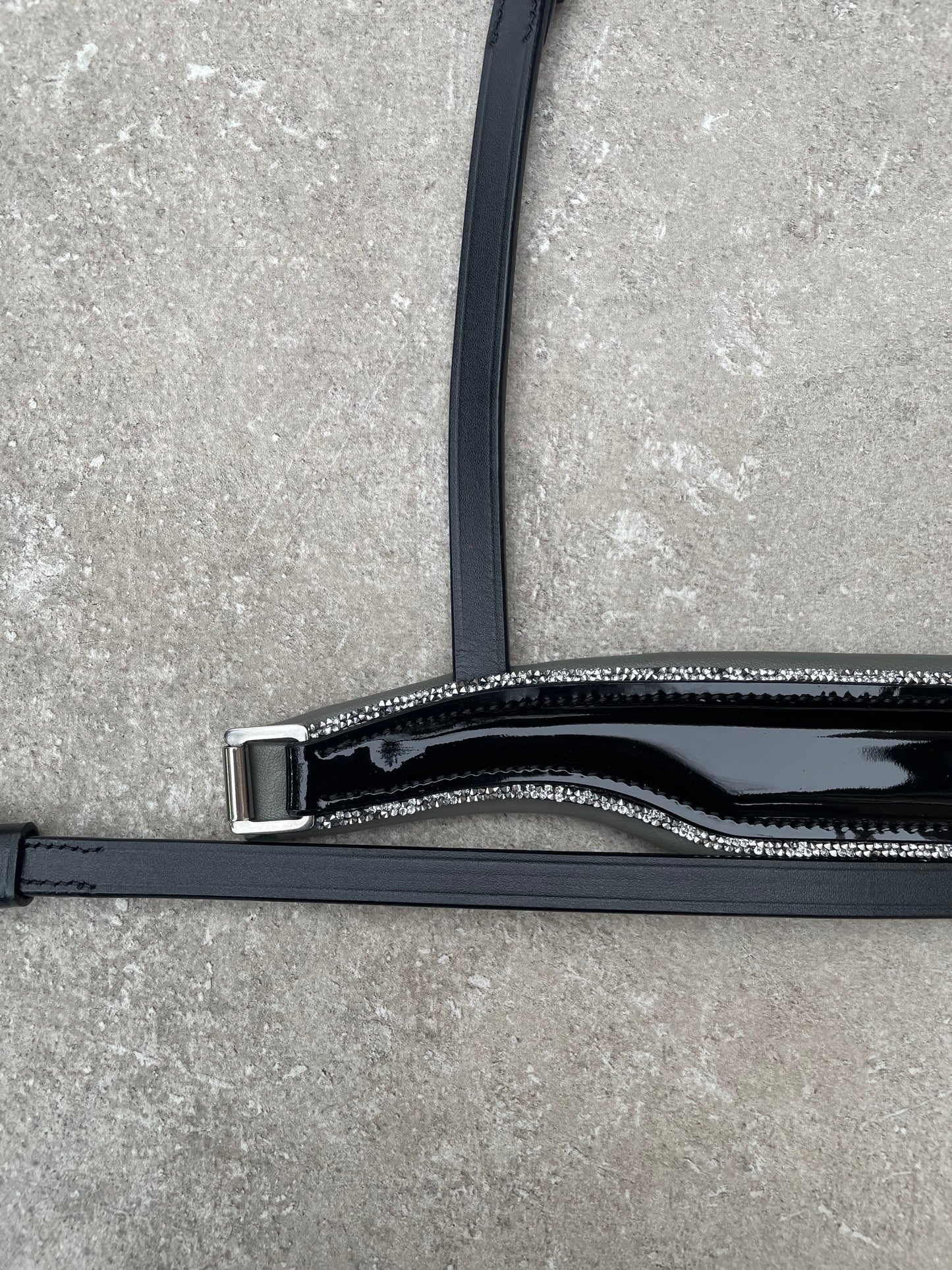 Neusriem Lak leer - Grijs onderlegd - Rocktrim Zilver